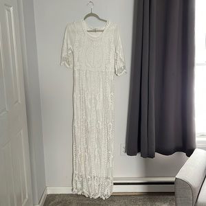 White lace maternity dress